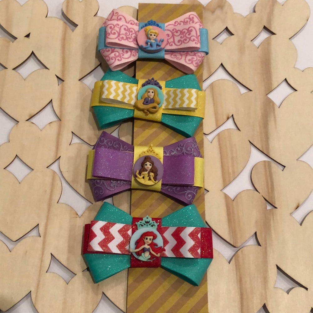 4 Princess Bows on Alligator Clips 🎀